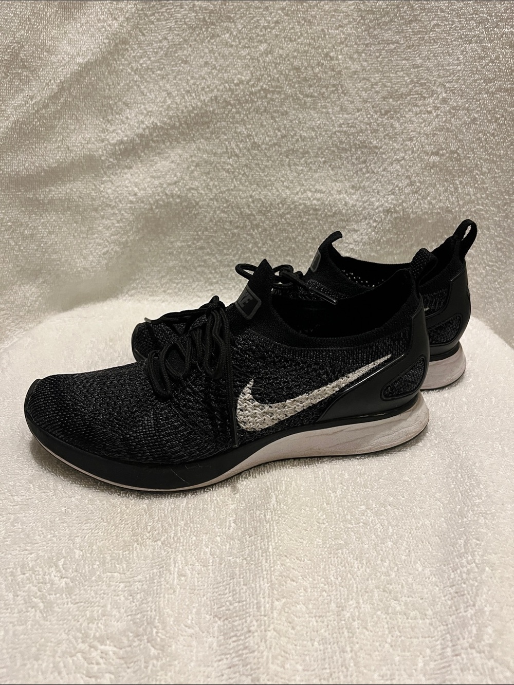 Nike Air Zoom Mariah Flyknit Racer in Black with White swoosh, size 6.5